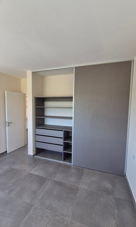 Hermoso Duplex De 3 Dormitorios En Docta! Amplio Y Luminoso A Mtrs. De Espacio Verde!!