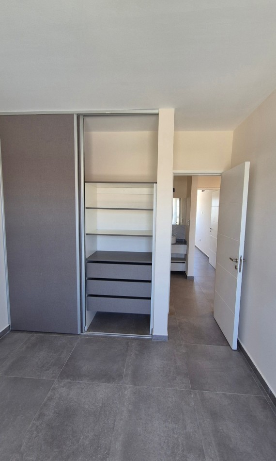 Hermoso Duplex De 3 Dormitorios En Docta! Amplio Y Luminoso A Mtrs. De Espacio Verde!!