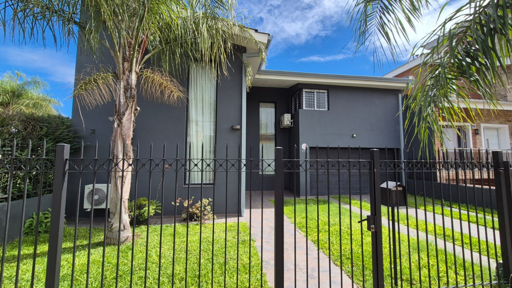 Venta! Casa De 4 Dormitorios Barrio Nuevo Poeta ! Apto Credito!