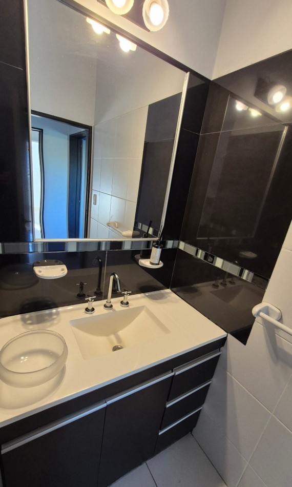Venta! Casa De 4 Dormitorios Barrio Nuevo Poeta ! Apto Credito!