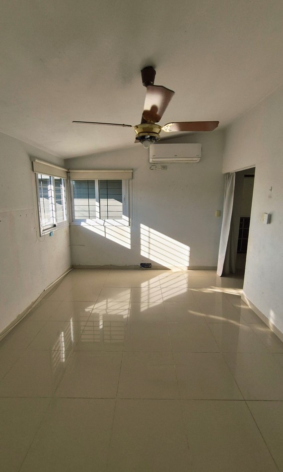Venta! Casa De 4 Dormitorios Barrio Nuevo Poeta ! Apto Credito!