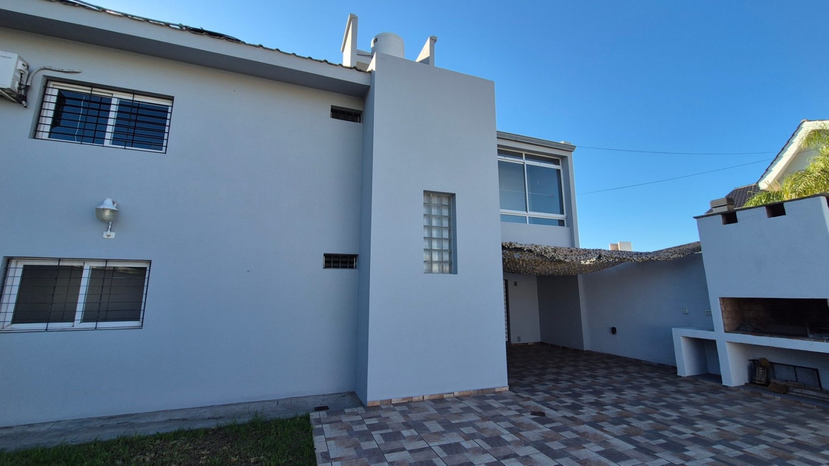 Venta! Casa De 4 Dormitorios Barrio Nuevo Poeta ! Apto Credito!