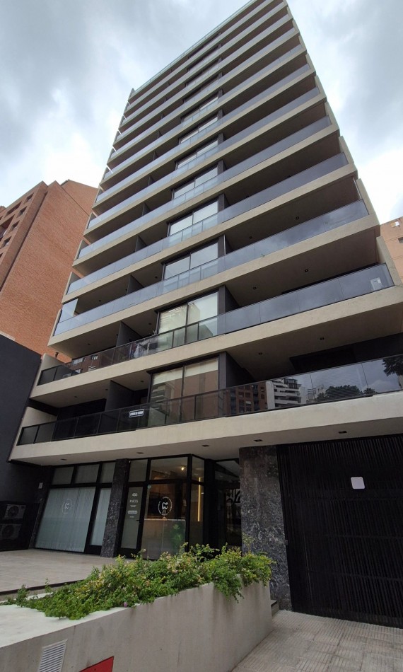 Venta De Muy Lindo Departamento De 3 Dormitorios Con Cochera En Nueva Cordoba!!
