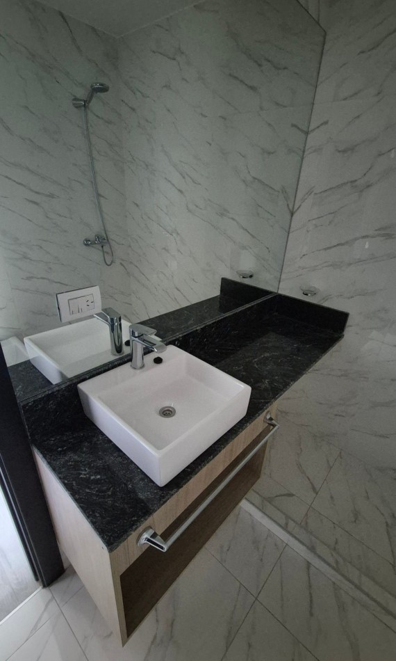 Venta! Departamento De 1 Dormitorio Complejo Okra Barrio Jardin!