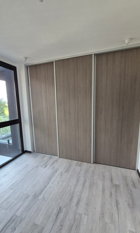Venta! Departamento De 1 Dormitorio Complejo Okra Barrio Jardin!