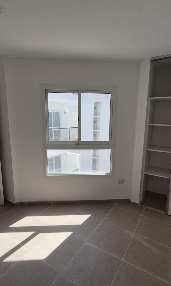 Venta departamento 1 dormitorio Apto Credito! a metros del Shopping Nuevo Centro