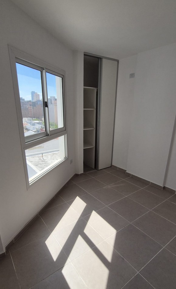 Venta departamento 1 dormitorio Apto Credito! a metros del Shopping Nuevo Centro