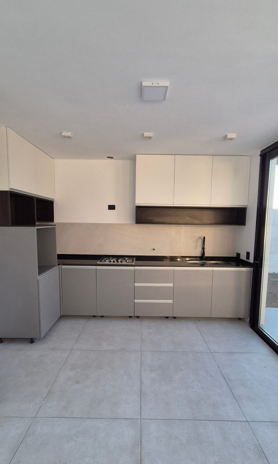 Hermosa Casa De 2 Dormitorios a la Venta con gran Patio! Docta Urbanizacion!