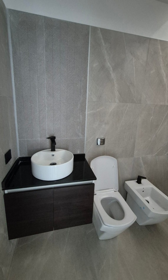 Hermosa Casa De 2 Dormitorios a la Venta con gran Patio! Docta Urbanizacion!
