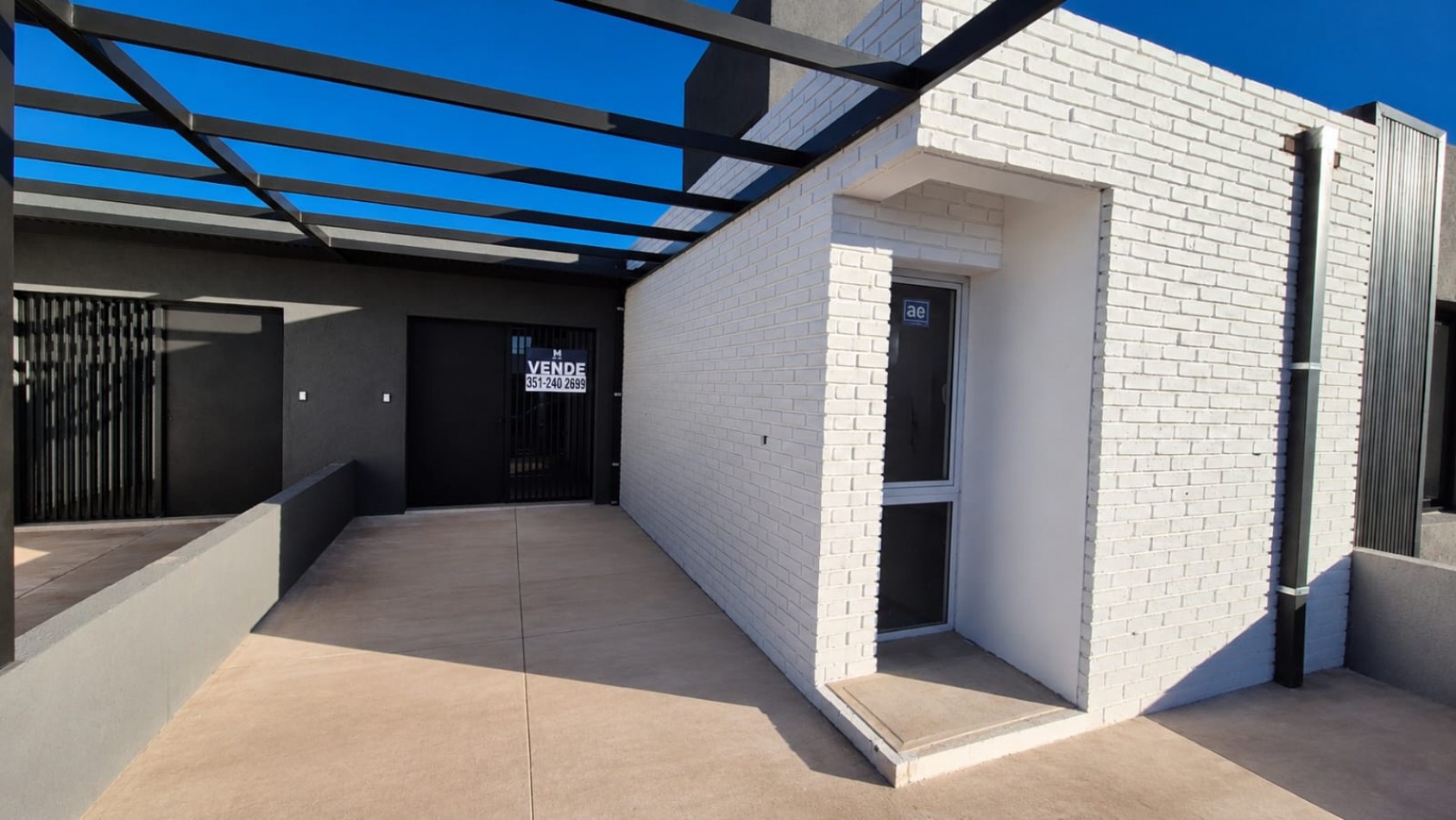 Venta Duplex De 2 Dormitorios Con Patio De Luz Amplio! Docta Urbanizacion!