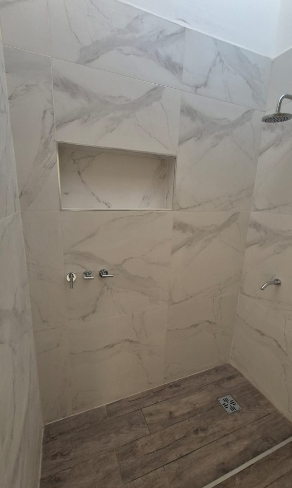 Venta Duplex De 2 Dormitorios Con Patio De Luz Amplio! Docta Urbanizacion!