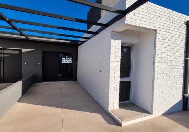 Venta Duplex De 2 Dormitorios Con Patio De Luz Amplio! Docta Urbanizacion!